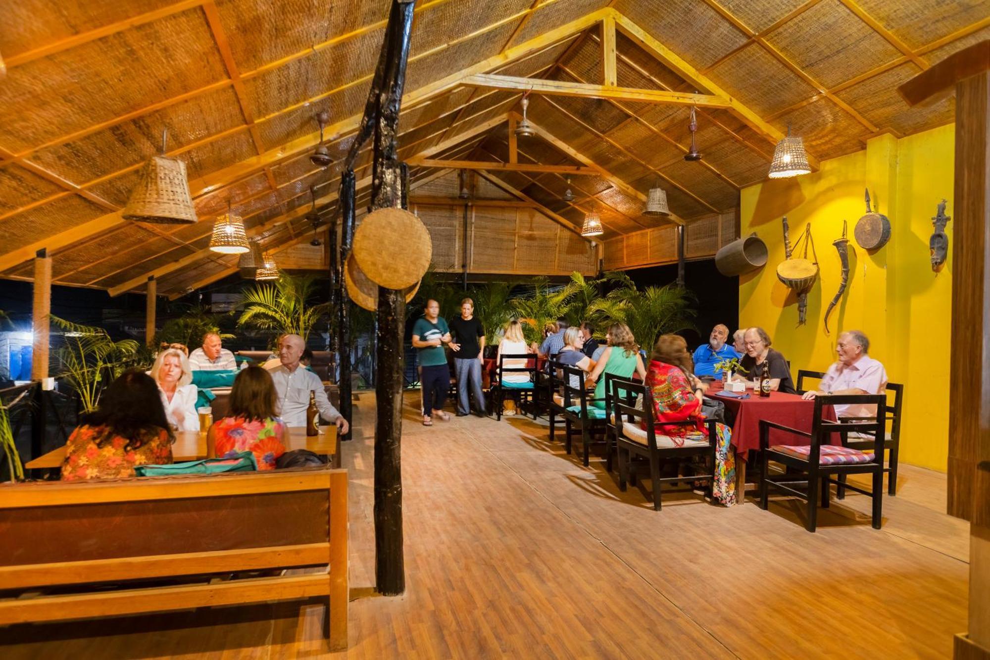 Hotel Parkside & Swimming Pool-Between Greenery And Azure ,Your Perfect Retreat Chitwan Ngoại thất bức ảnh